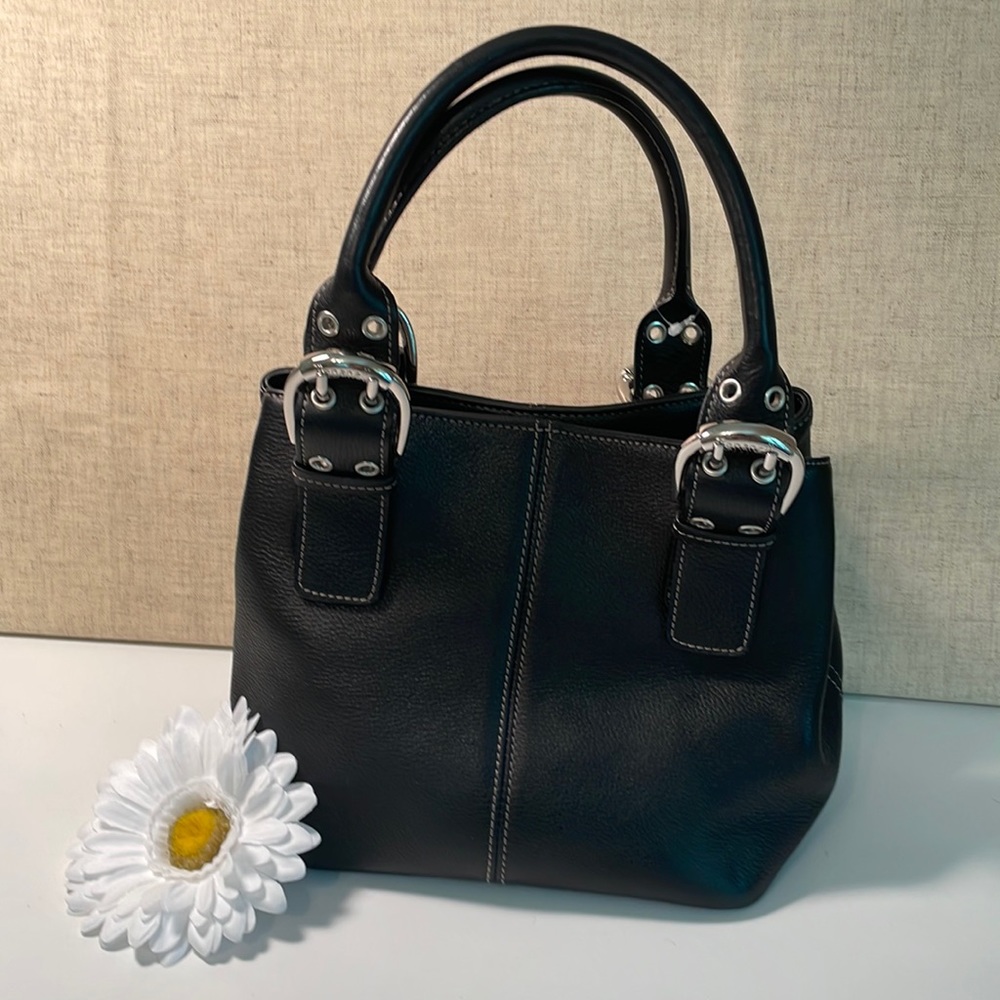 Tianello black leather handbag.